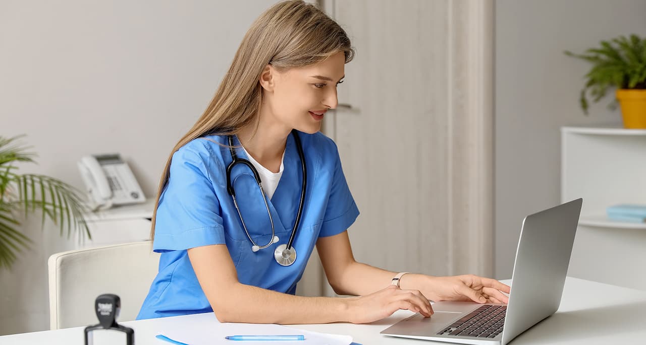 Medical Assistants vs. CNAs: What’s the Difference and Which is Right for You?